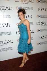 Photos de Mackenzie Rosman - L'oreal Paris Presents As Seen in Harpers Bazaar - 1